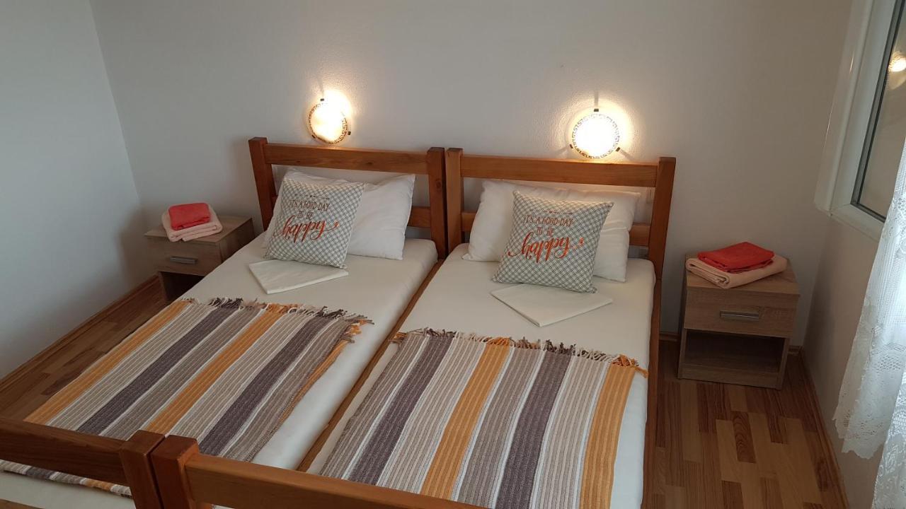 Apartman Vojaline Milna  Ngoại thất bức ảnh